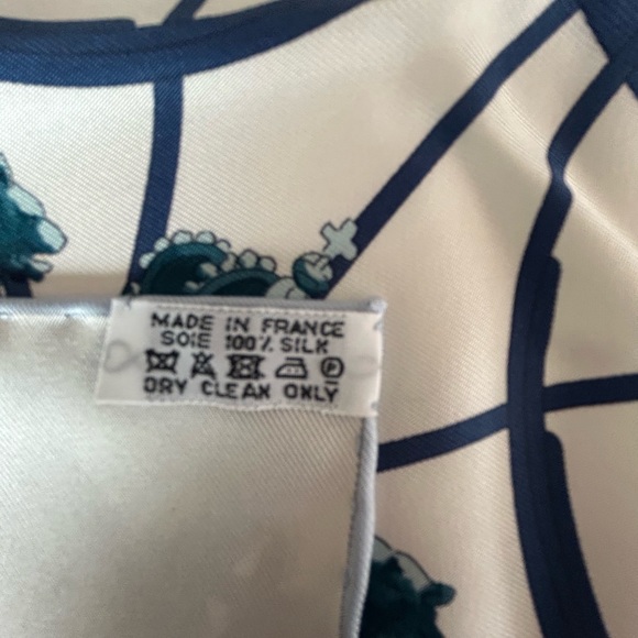 Like New Authentic Hermés Springs Scarf - Picture 5 of 5